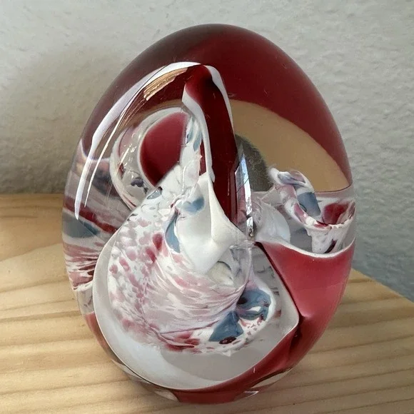 VTG 1999 Joanne Andrighetti Art Glass Paperweight 3.375 Signed Red White Blue‎